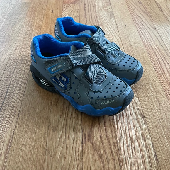 Skecherse Boys Shoes - Picture 7 of 8